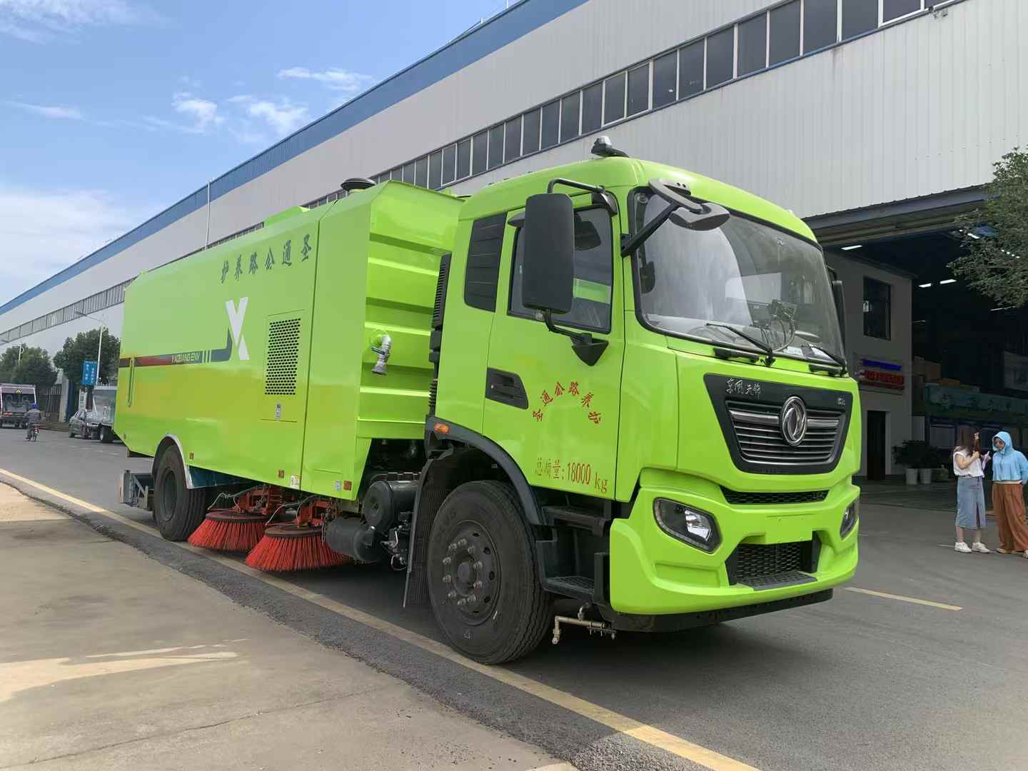 東風(fēng)天錦掃路車