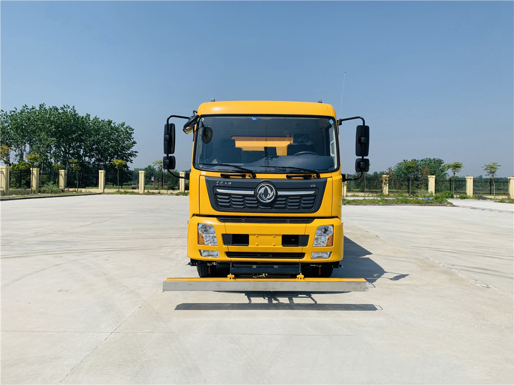 東風(fēng)天錦16方洗掃車