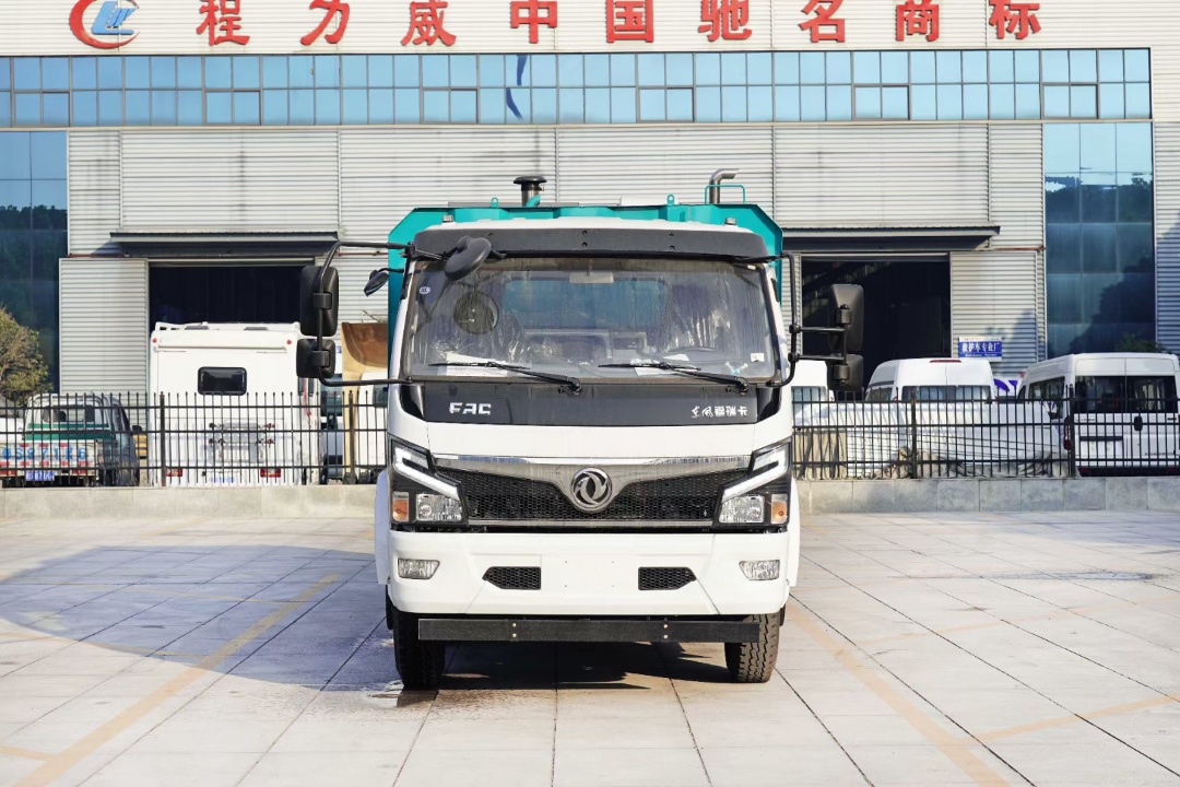 東風(fēng)多利卡干濕兩用吸塵車