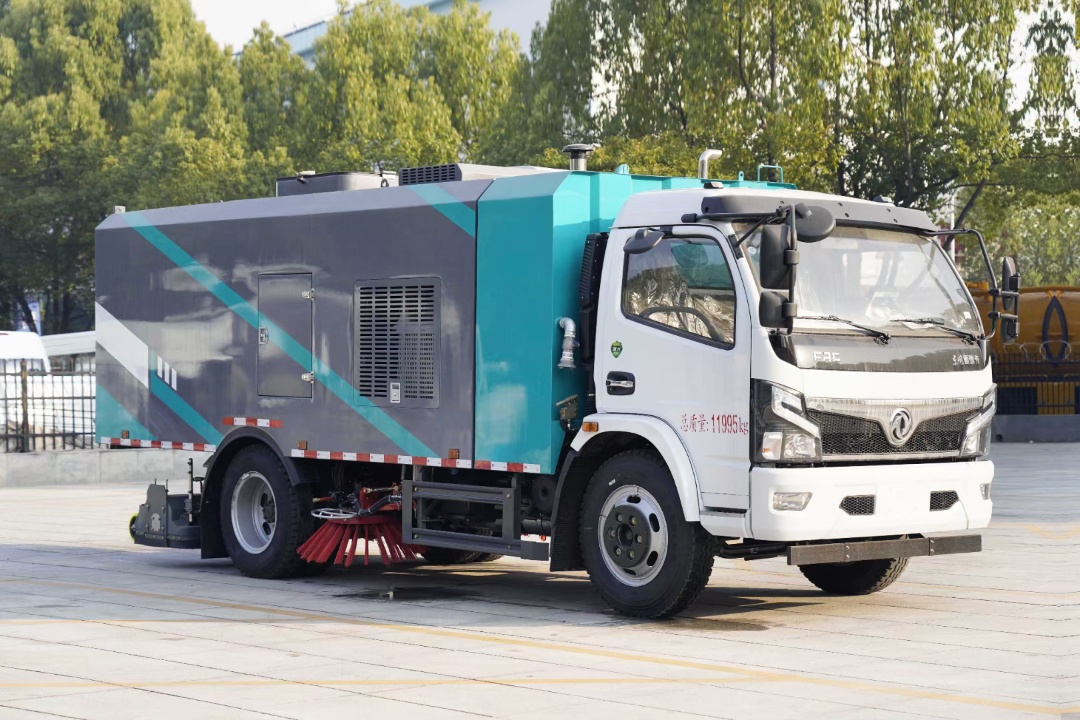 東風(fēng)多利卡干濕兩用吸塵車