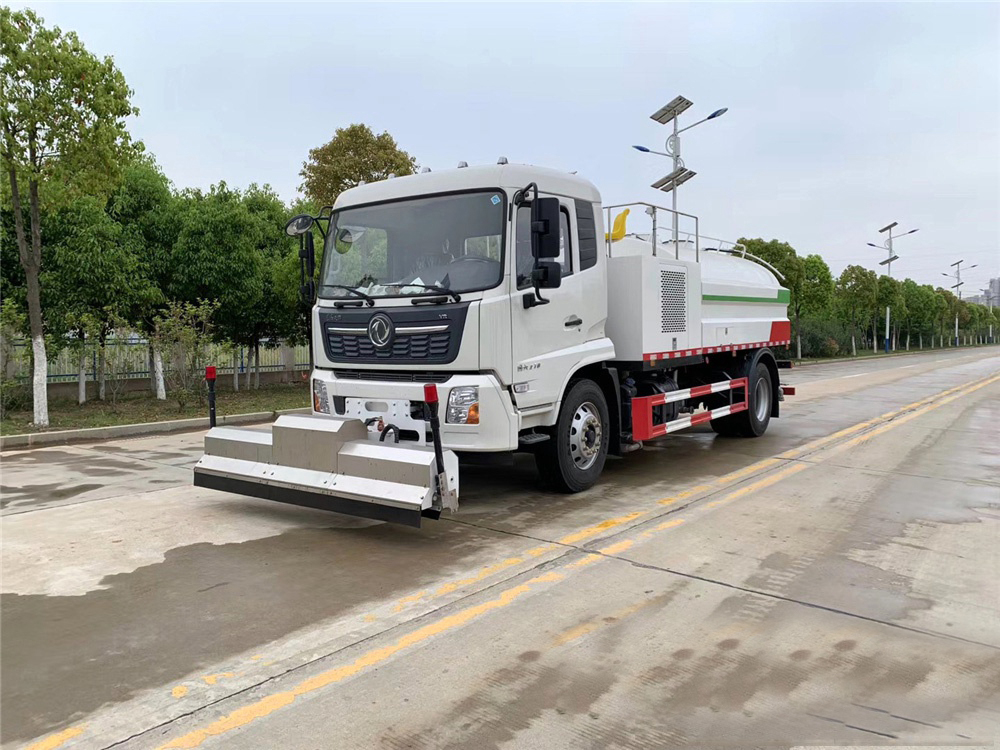 東風(fēng)天錦路面清洗車