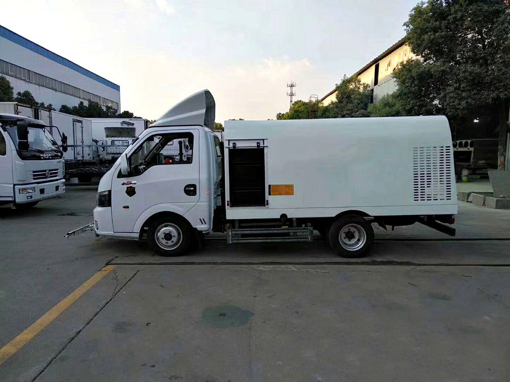 東風途逸路面清洗車