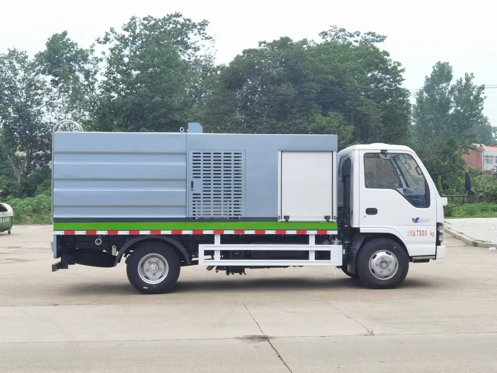 五十鈴護(hù)欄清洗車(chē)