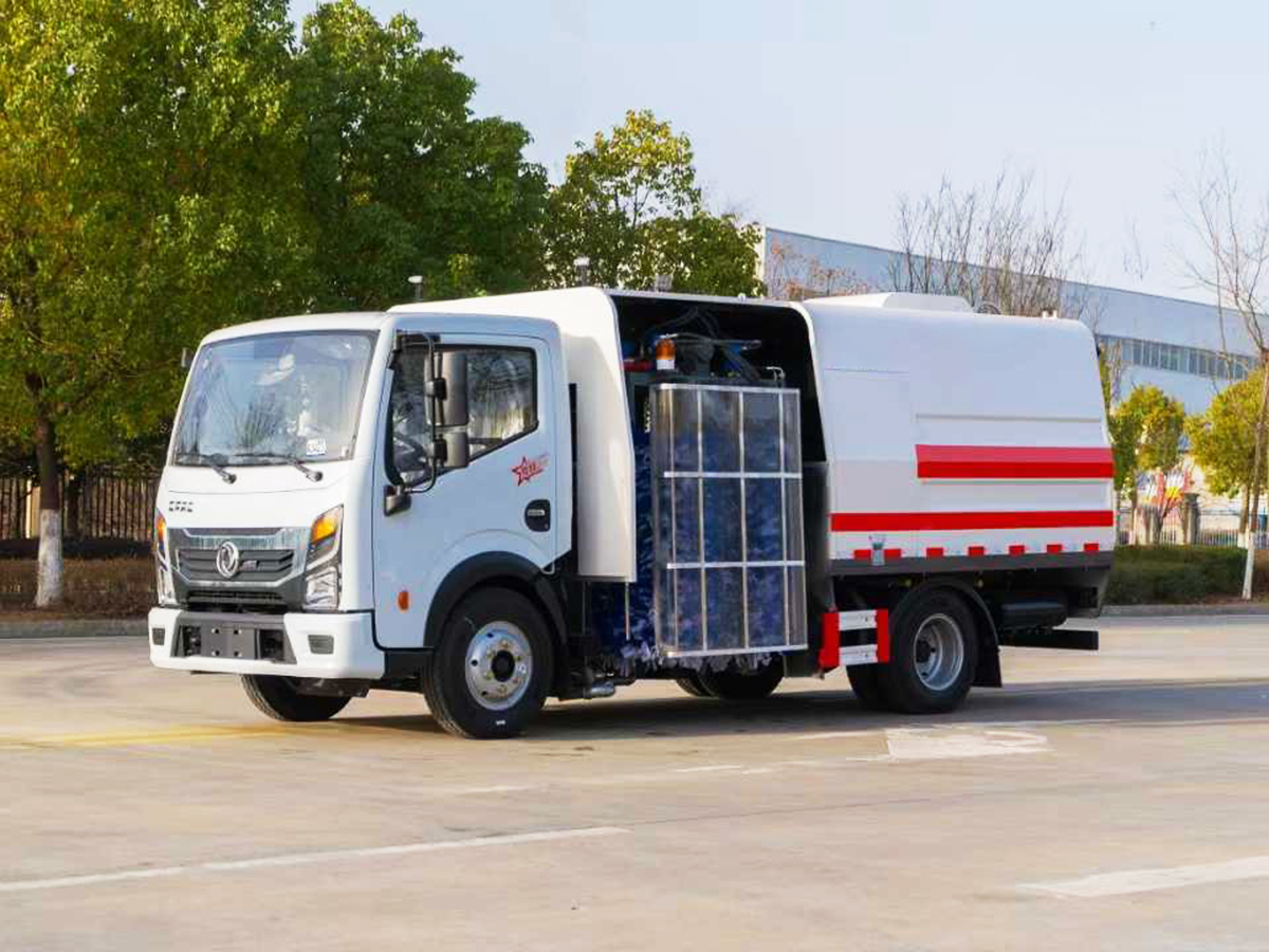 東風多利卡護欄清洗車